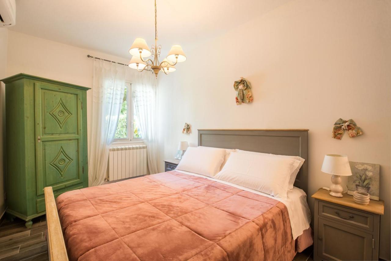 Villa Cinzia-150 Mt From The Beach Mondello Bagian luar foto