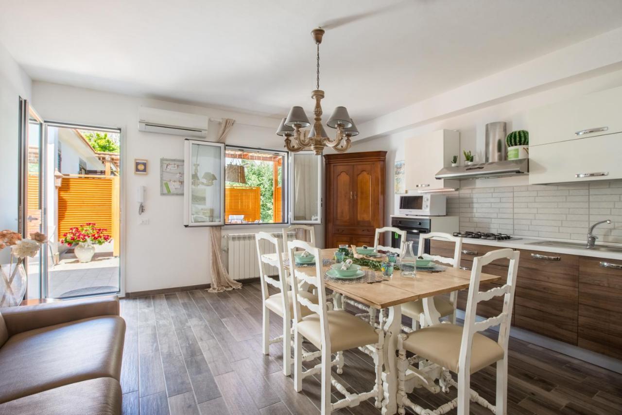 Villa Cinzia-150 Mt From The Beach Mondello Bagian luar foto