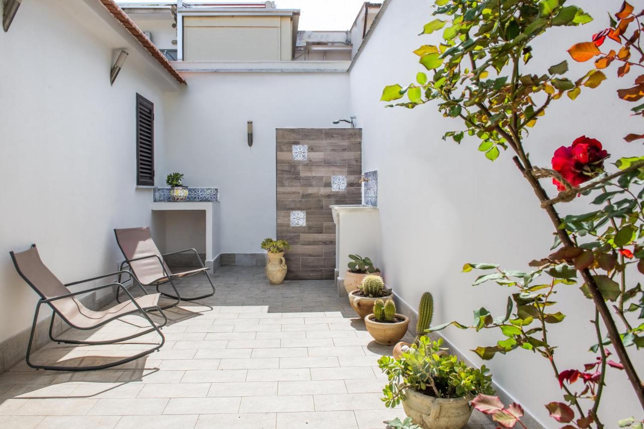 Villa Cinzia-150 Mt From The Beach Mondello Bagian luar foto