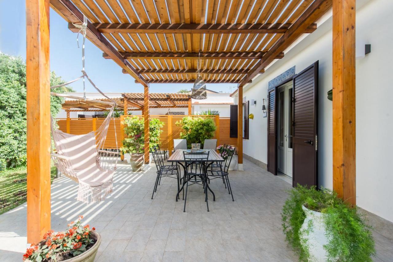 Villa Cinzia-150 Mt From The Beach Mondello Bagian luar foto