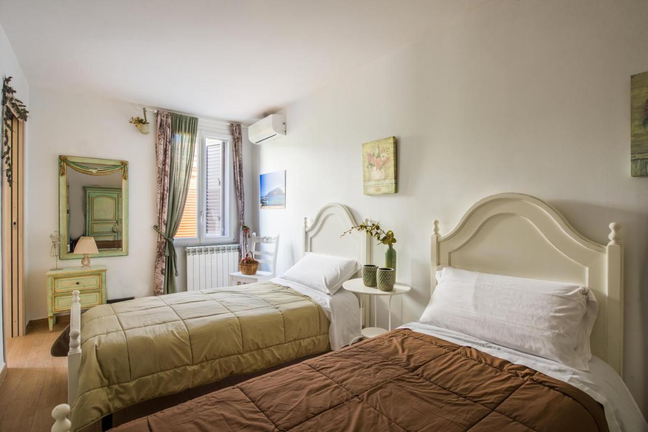 Villa Cinzia-150 Mt From The Beach Mondello Bagian luar foto