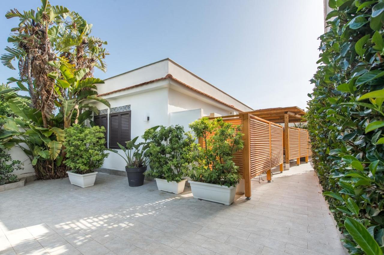 Villa Cinzia-150 Mt From The Beach Mondello Bagian luar foto