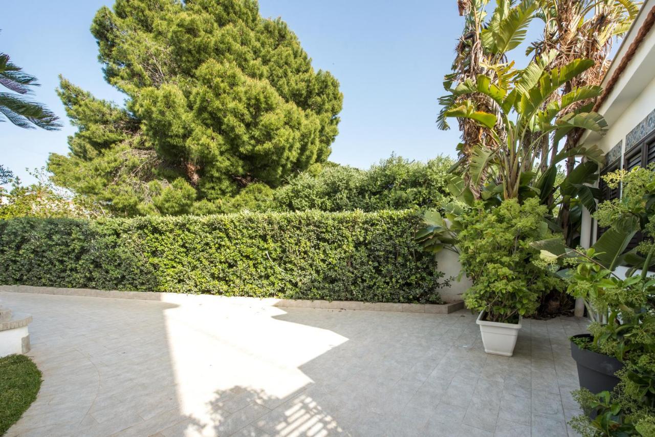 Villa Cinzia-150 Mt From The Beach Mondello Bagian luar foto