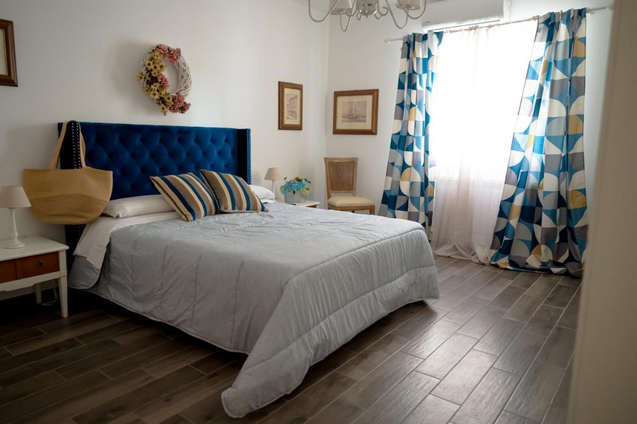 Villa Cinzia-150 Mt From The Beach Mondello Bagian luar foto